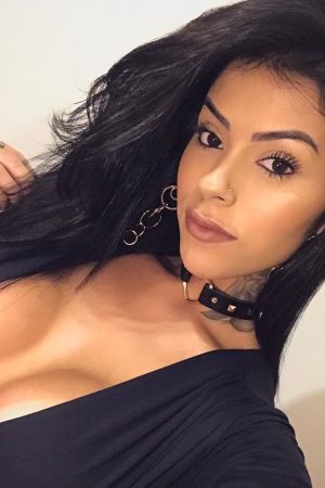 Trans mûre, pas besoin de parler pour baiser Valentin - rencontre-MILF-Avignon