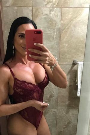 Après-midi farniente ☀️ Nina - rencontre-Milf-Grasse